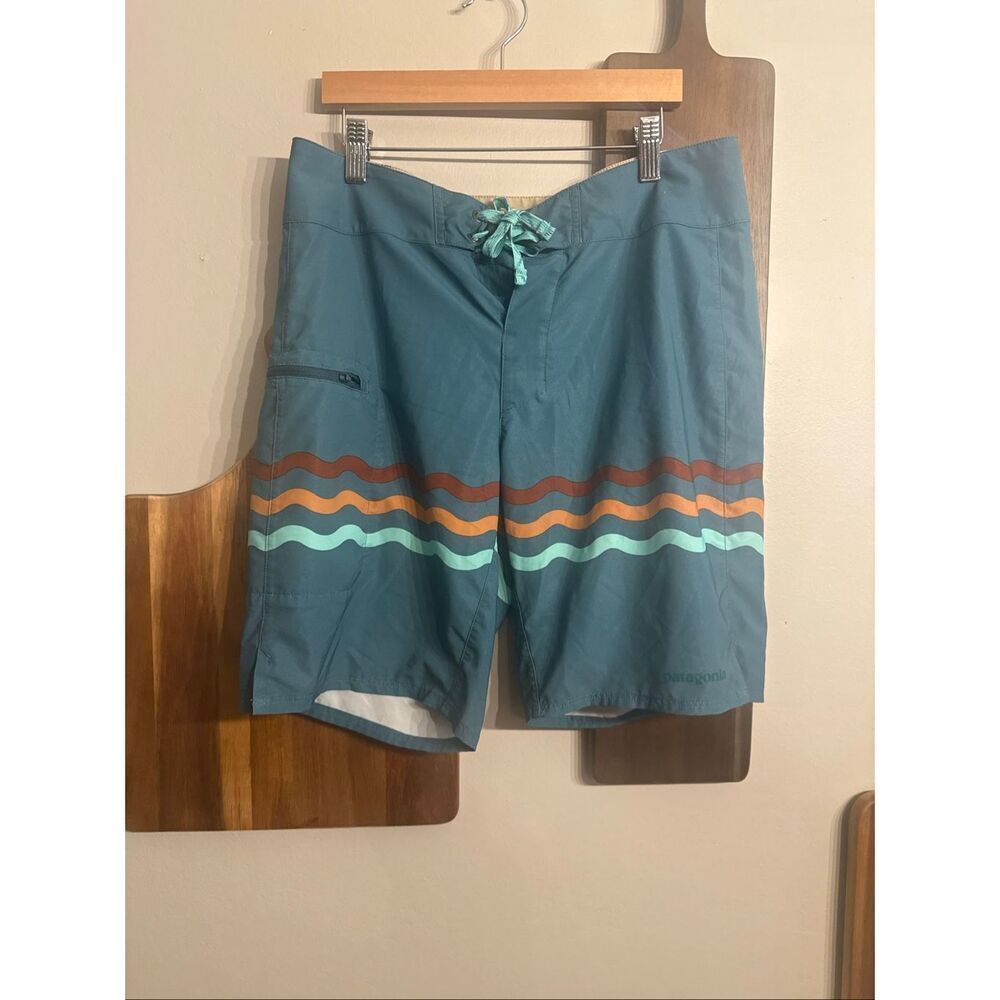 Patagonia Tazmanian Teal‎ Wavy Striped Planing Board Shorts Swim Trunks Size 30